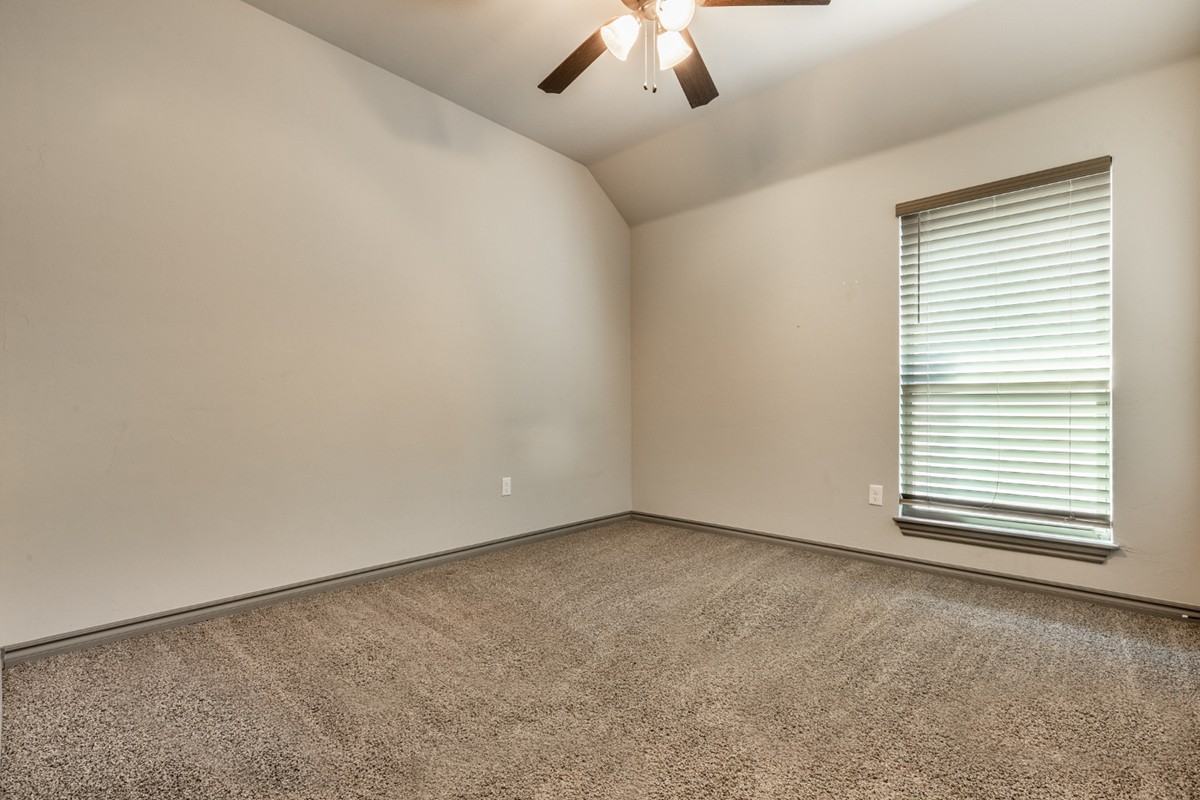6133 Oxnard St #1 - Photo 7 of 10