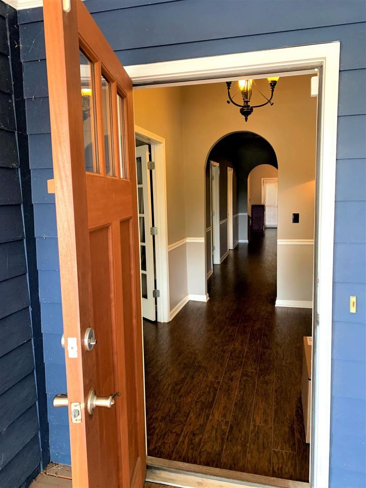 559 10th St Nw #1 - Photo 2 of 33