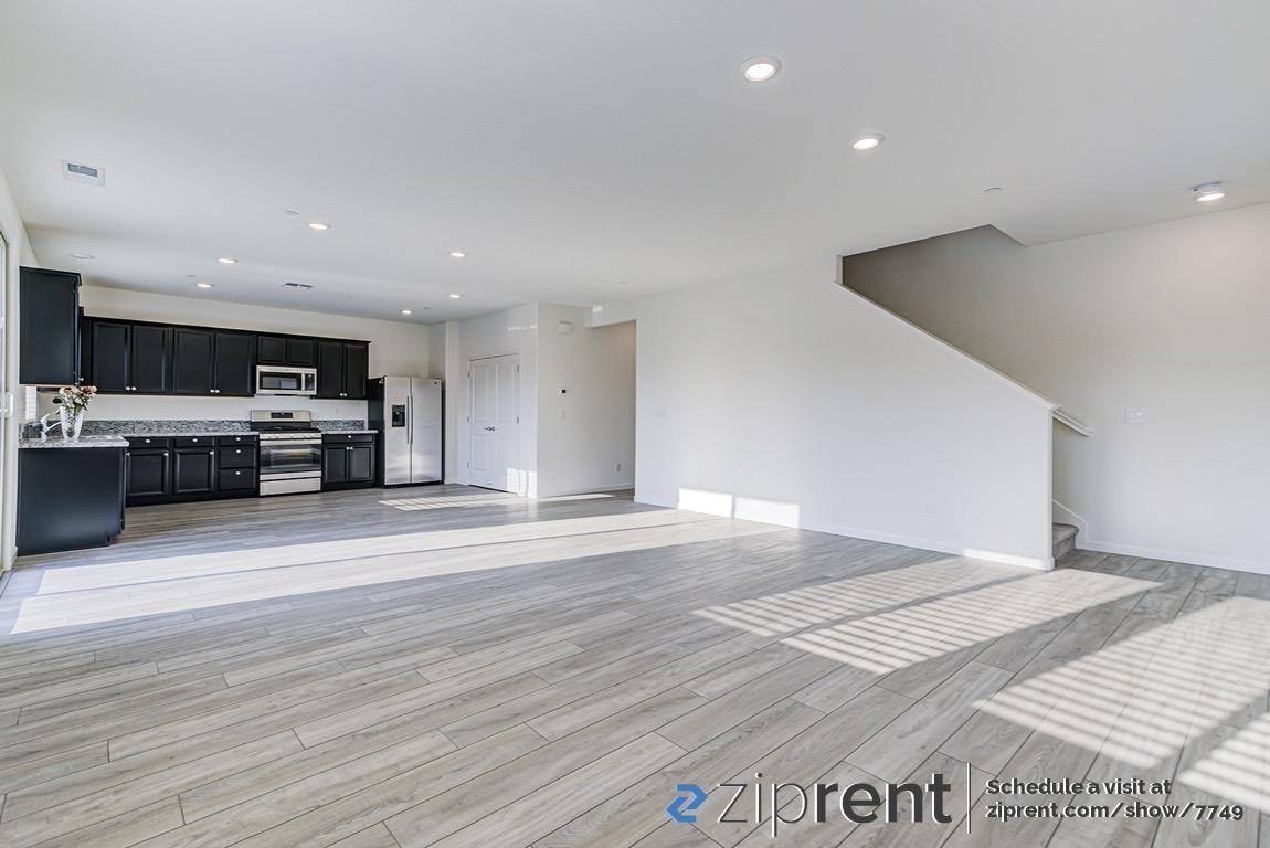 4081 Newmarket St - Photo 3 of 20