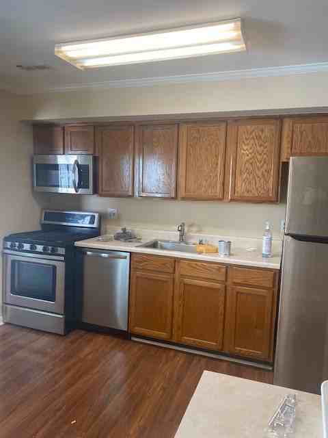 6421 Washington Sq - Photo 3 of 7