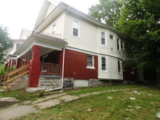 3233 S Park Ave - Photo 2 of 22