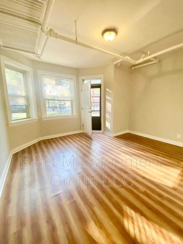 4899 N Hermitage Ave #GR - Photo 2 of 9