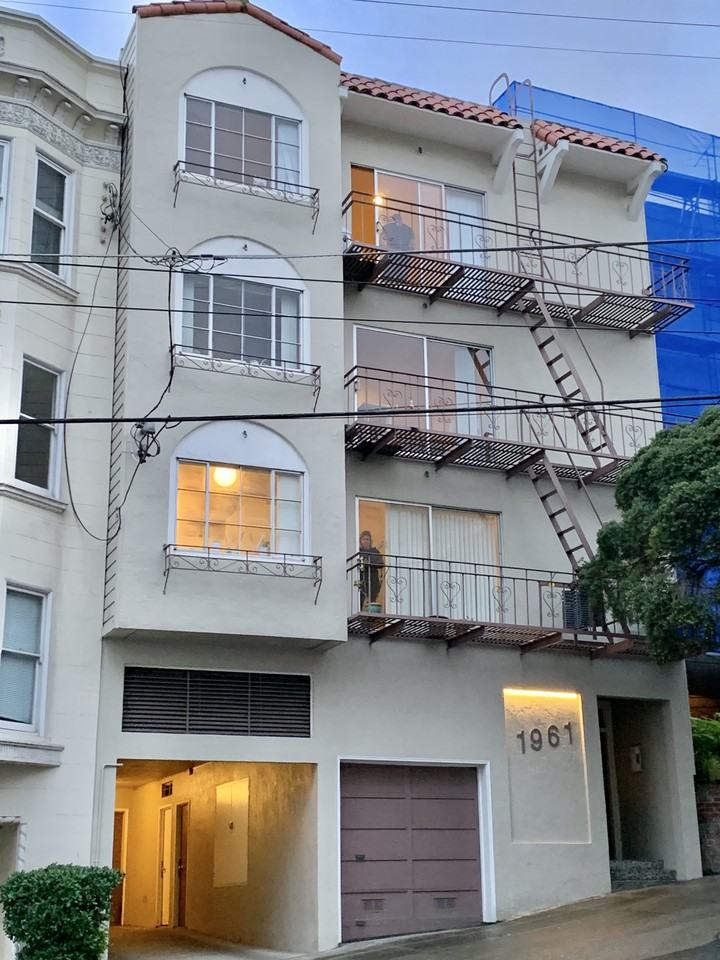 1961 Clay Street #302