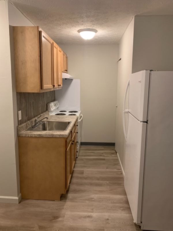 5381 Southgate Blvd - Photo 3 of 8