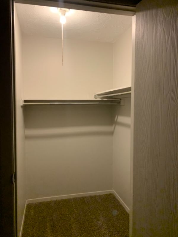 5381 Southgate Blvd - Photo 6 of 8