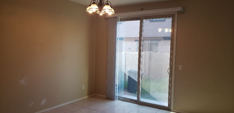 8123 W Lynwood St - Photo 3 of 25