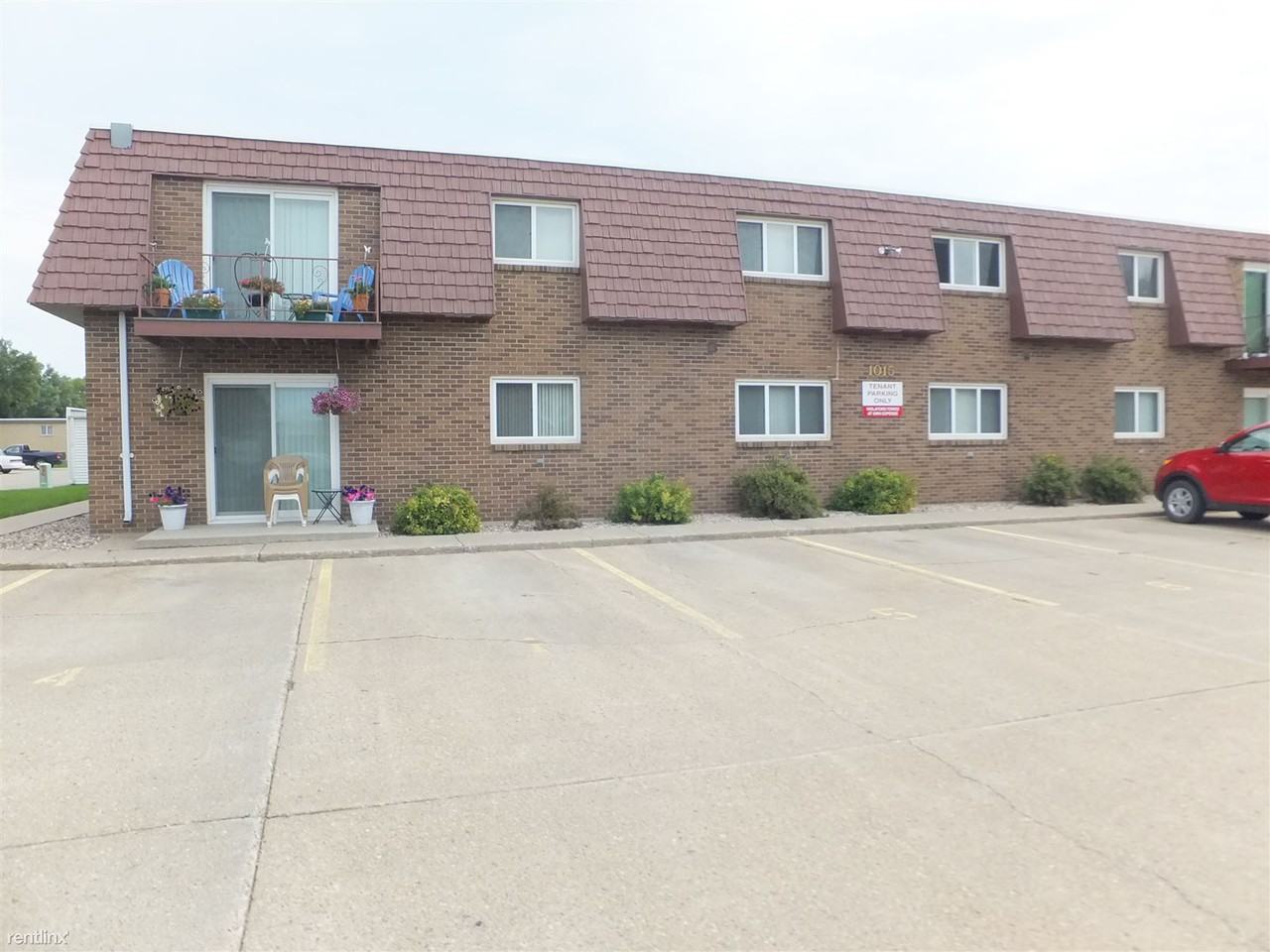 1015 Laramie Dr - Photo 3 of 3