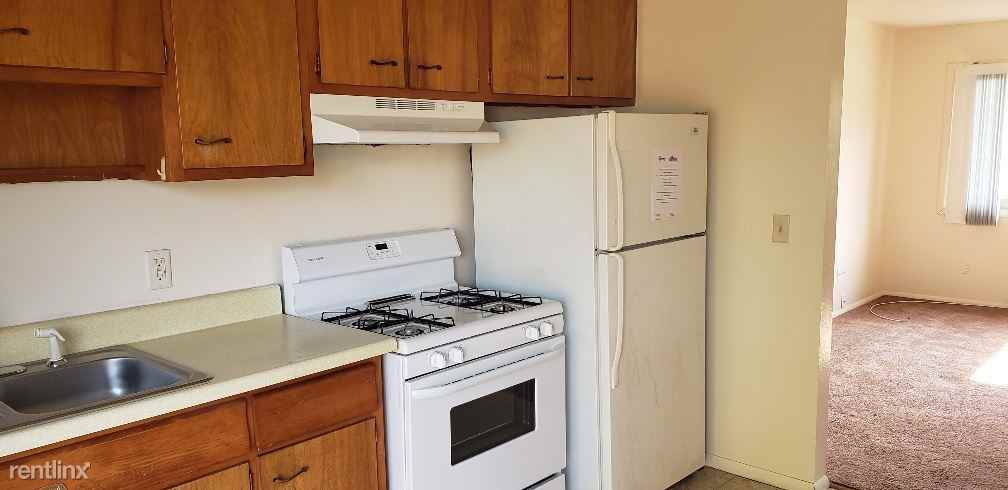 207 Van Nest St - Photo 3 of 13