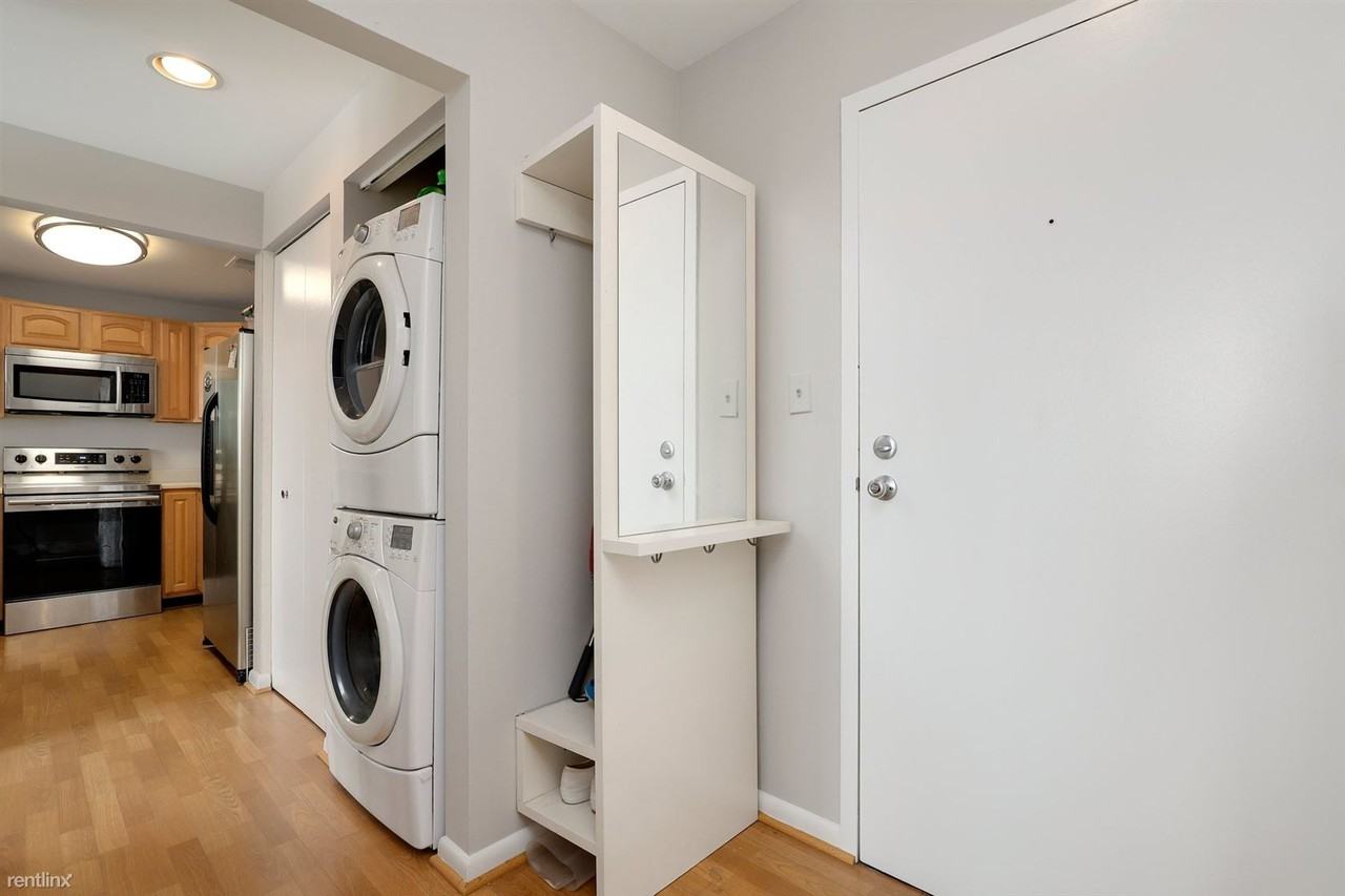 123 W Barre St Ph 3 - Photo 3 of 10