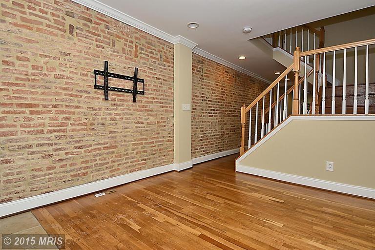 127 N Duncan St - Photo 2 of 19
