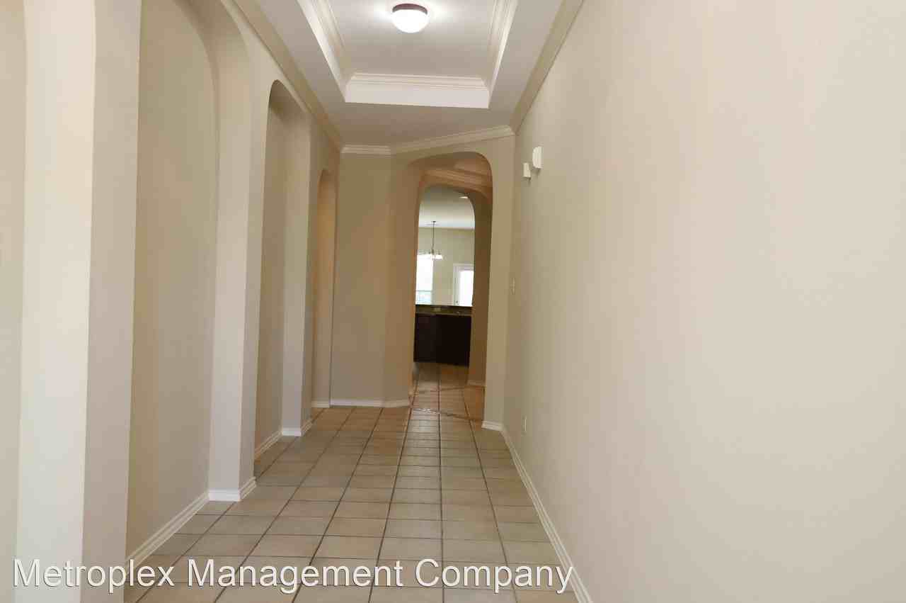 9833 Crawford Farms Dr - Photo 3 of 40
