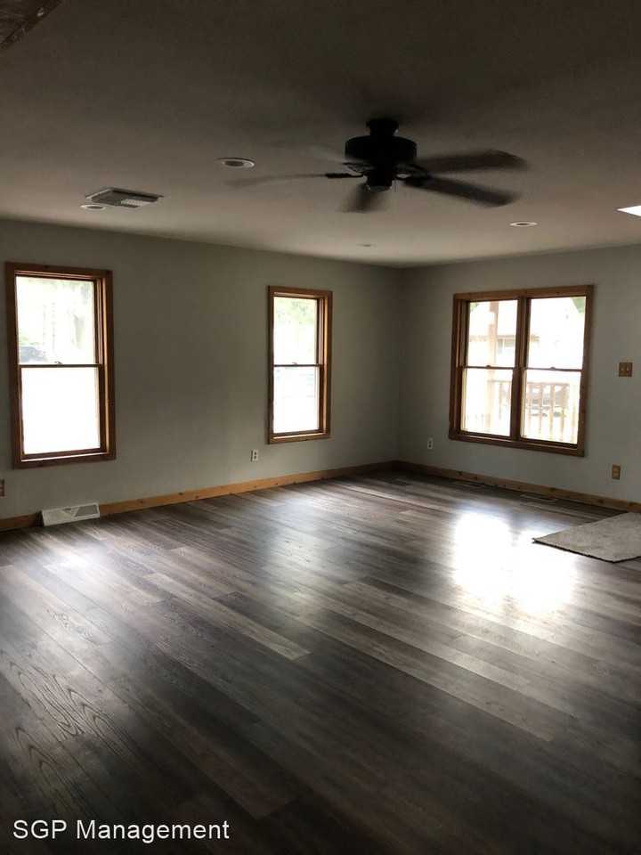 7938 Case Dr - Photo 2 of 11