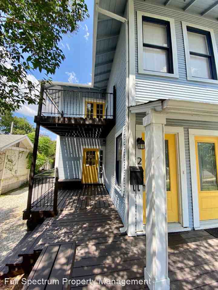 437 Queen Anne Ct - Photo 2 of 11