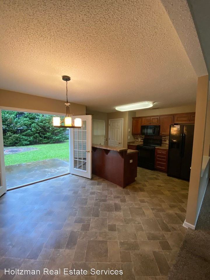 408 Auburn Rd - Photo 3 of 12