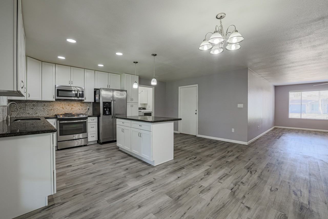 6312 South College Avenue - Photo 6 of 35