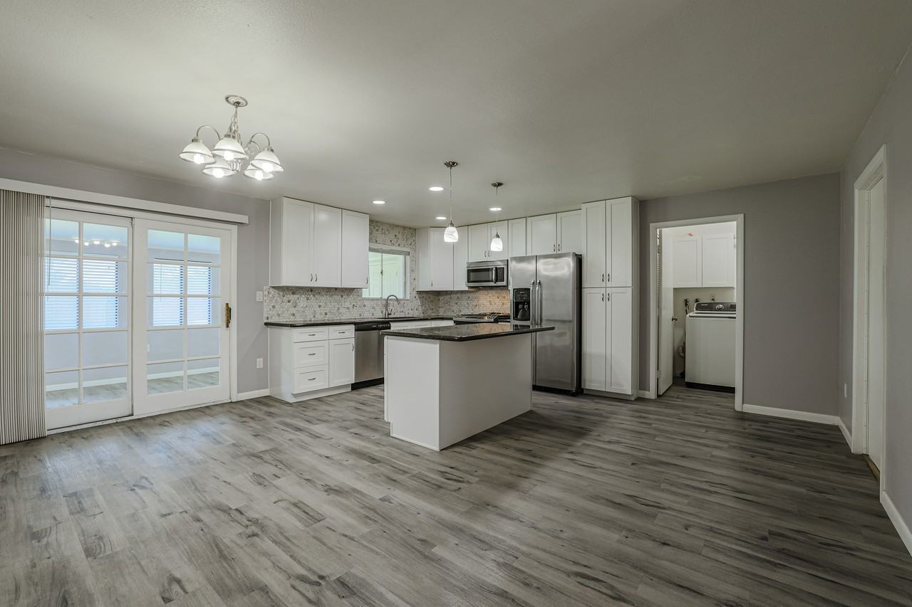 6312 South College Avenue - Photo 7 of 35