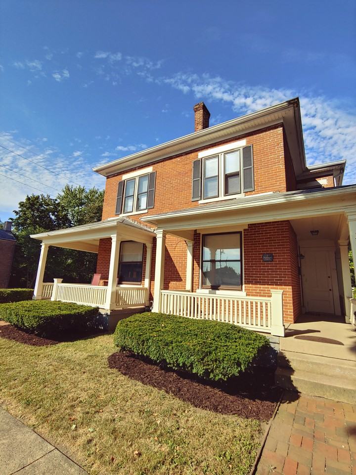 330 S 4Th St - Photo 2 of 5