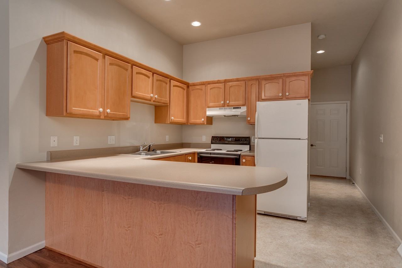 323 W Main St - Photo 3 of 14