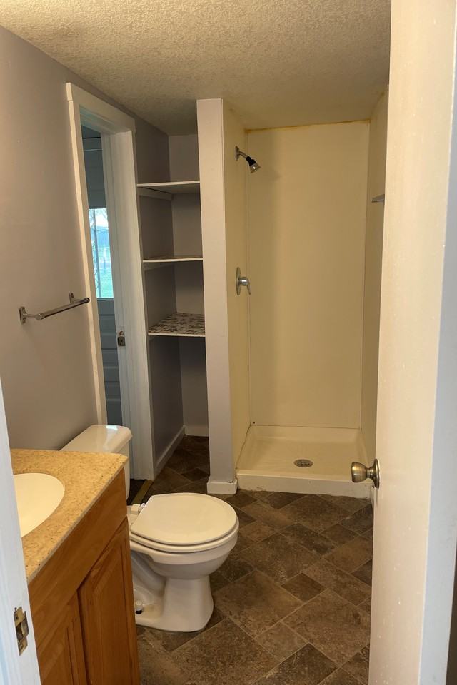 323 1/2 Sw Lindenwood Ave - Photo 3 of 6