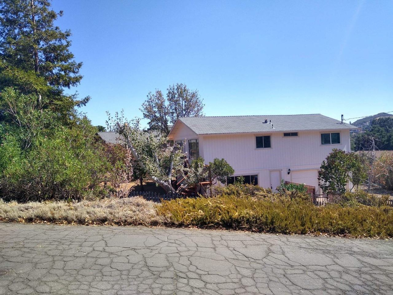 9247 Fairway Dr - Photo 2 of 19