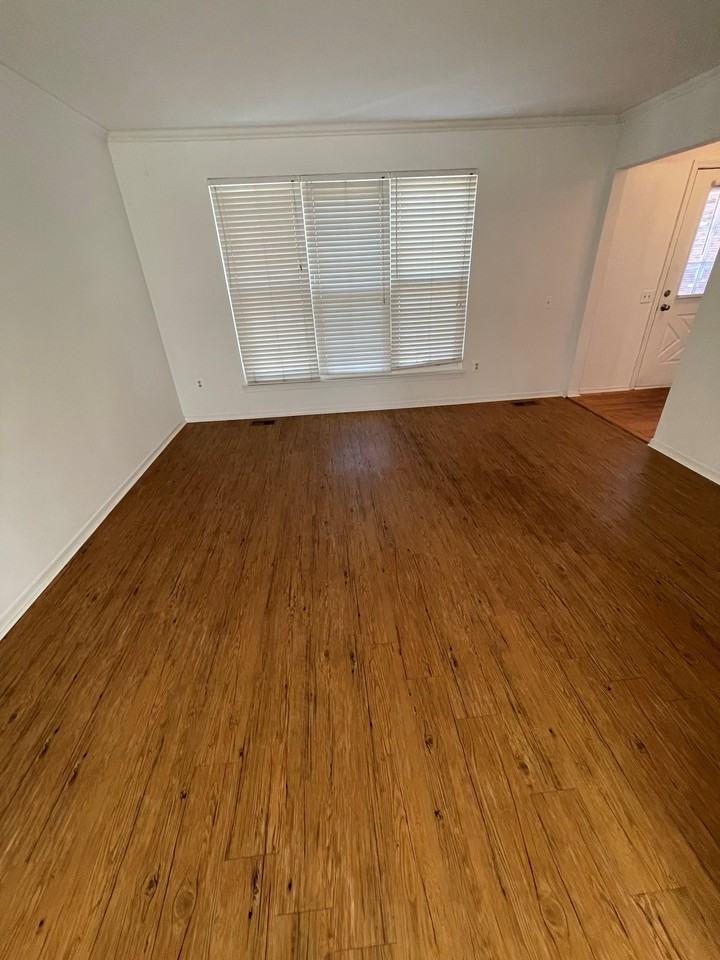 44529 Fair Oaks Dr - Photo 2 of 14