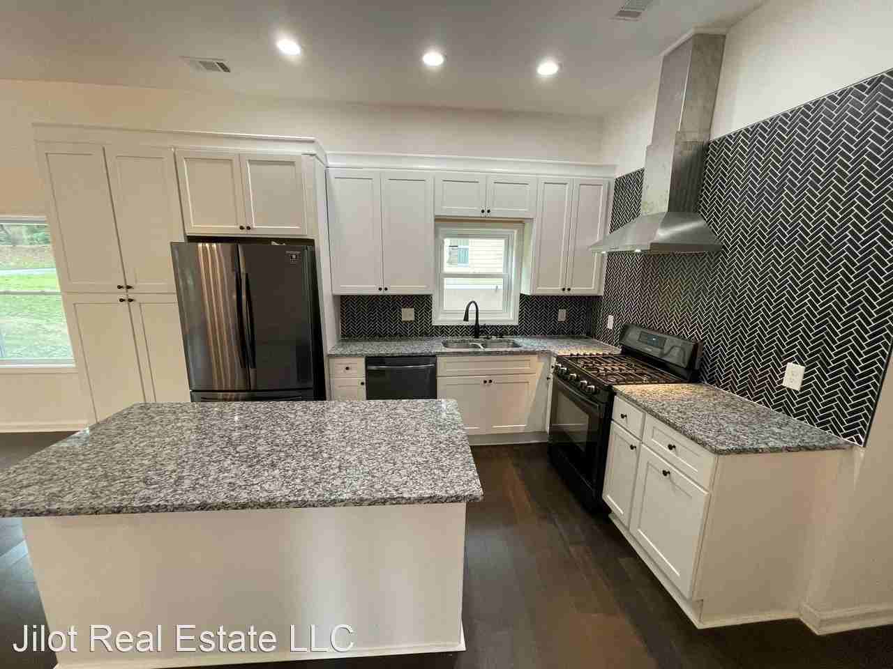 1312 Nash Rd Nw - Photo 2 of 13