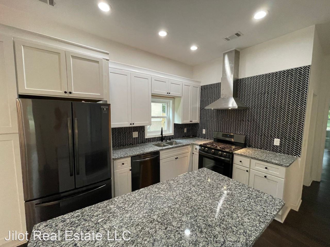 1312 Nash Rd Nw - Photo 3 of 13