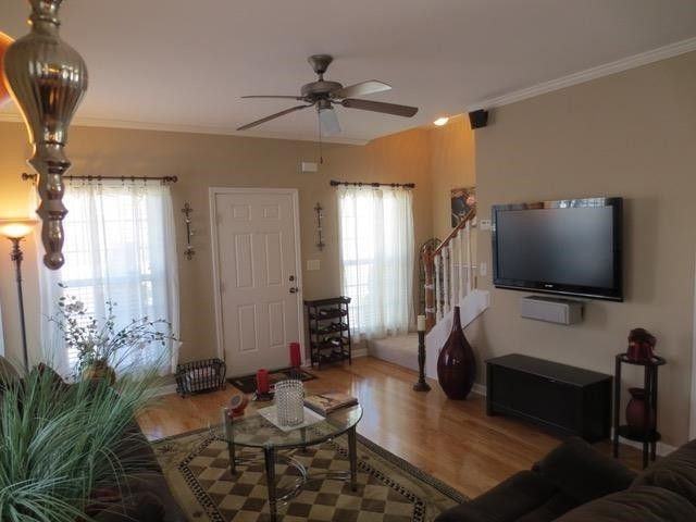 565 N 2nd St - Photo 2 of 17