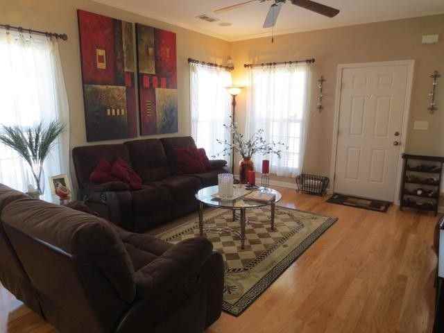 565 N 2nd St - Photo 3 of 17