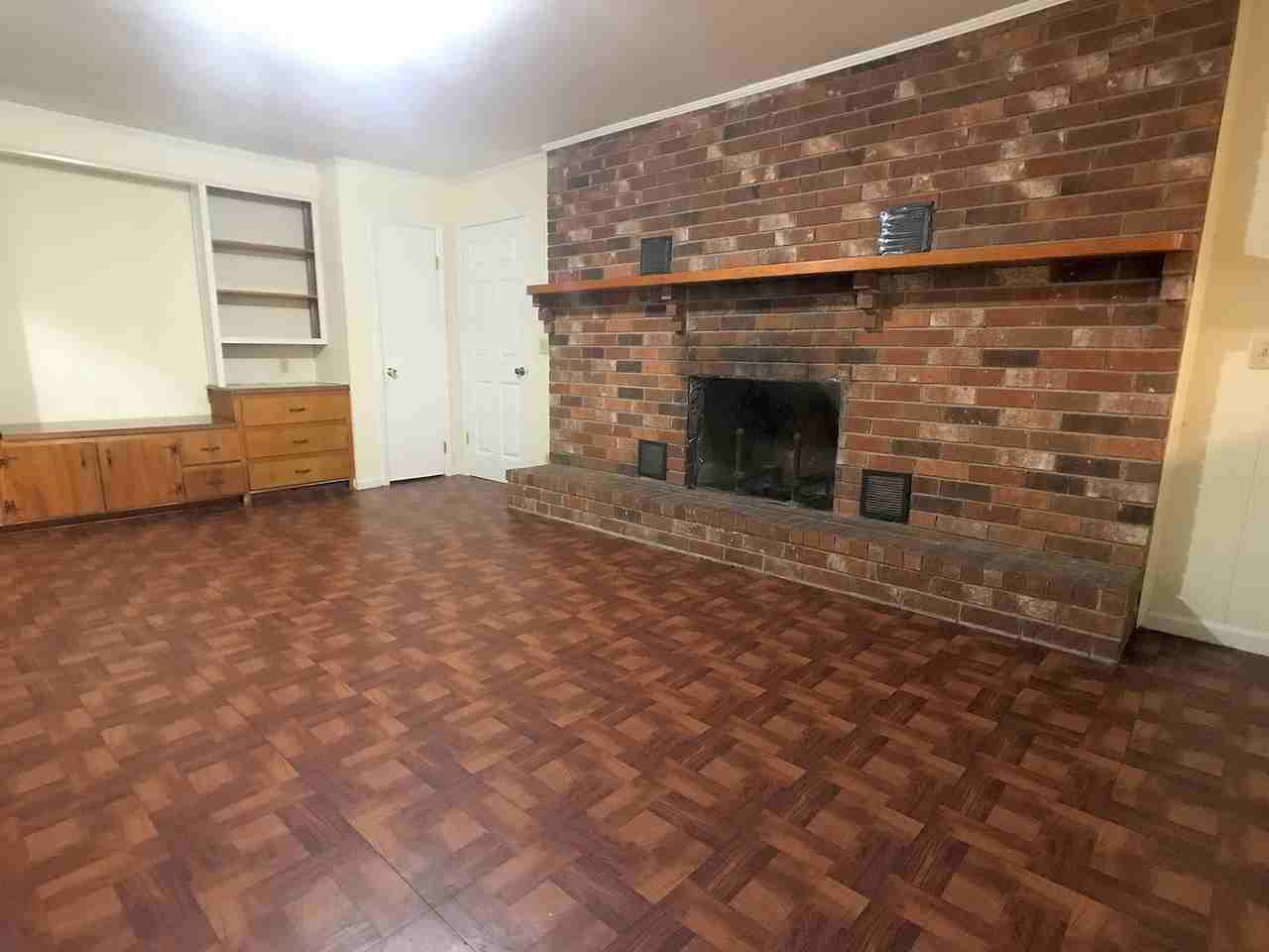 817 Highway 80 - Photo 3 of 10