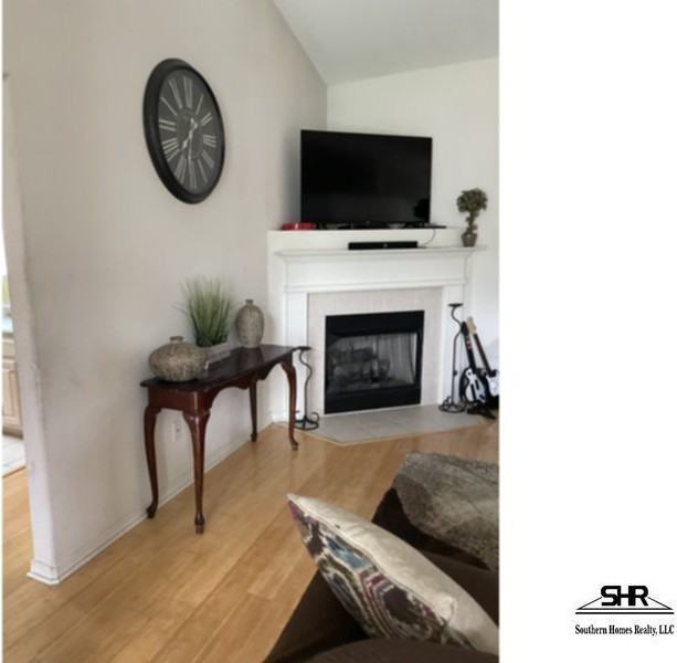 456 Elcino Dr - Photo 3 of 5