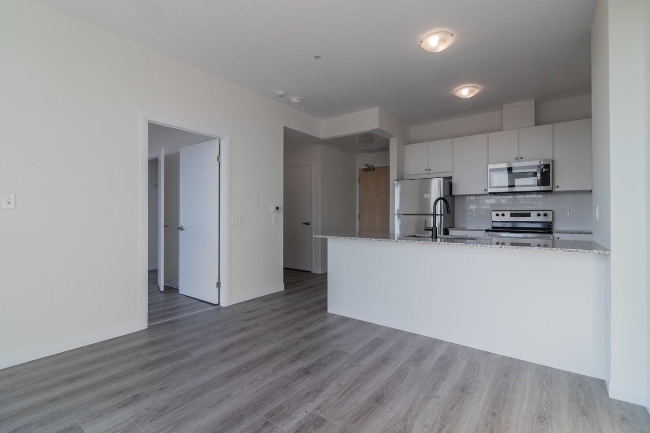 60 Charles Street West #409 - Photo 7 of 54