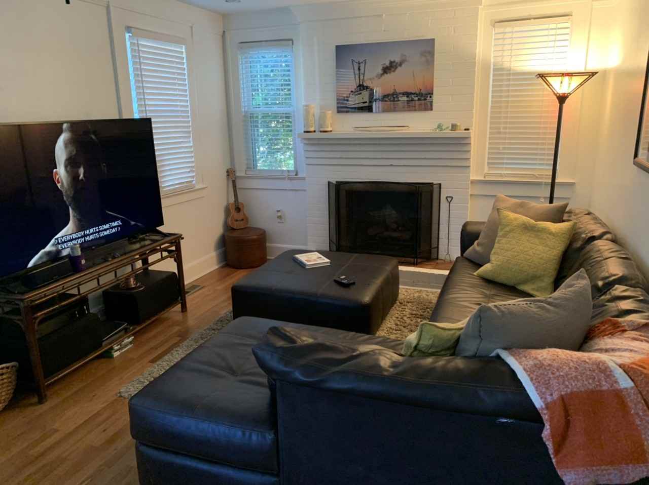 2049 Medway Rd - Photo 2 of 9