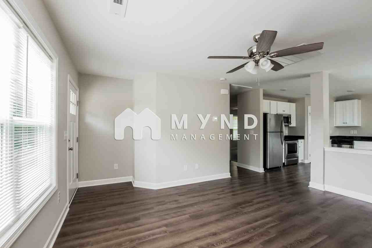 64 Hawthorne St Sw - Photo 3 of 16