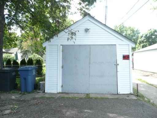 3335 N Upton Ave - Photo 3 of 10