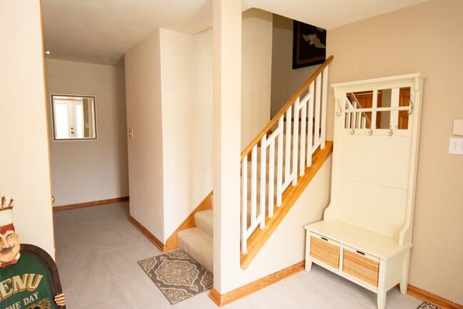 709 Vanderbilt Ave - Photo 2 of 24