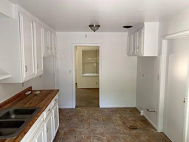211 Brand Rd - Photo 3 of 11
