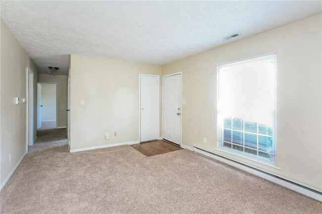 631 Holiday Dr - Photo 2 of 10