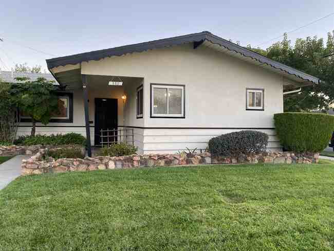 332 Landsford St - Photo 2 of 9