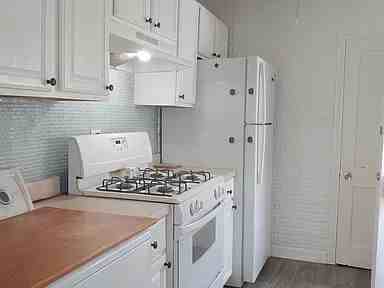 24 Colonial Dr - Photo 3 of 12