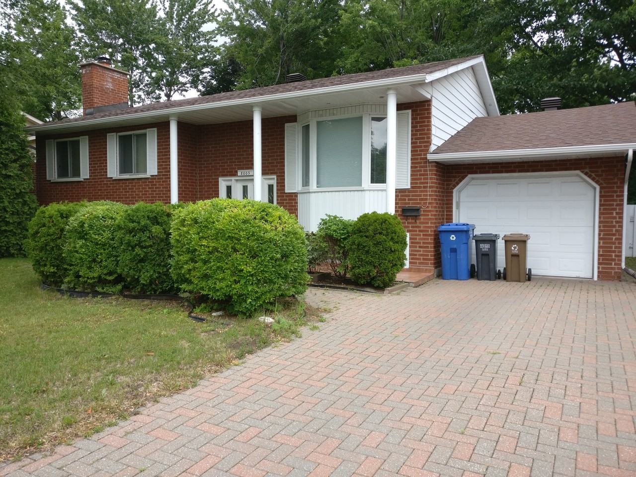 8005 Boulevard Pelletier, Brossard, QC J4X 1K1 3 Bedroom House for