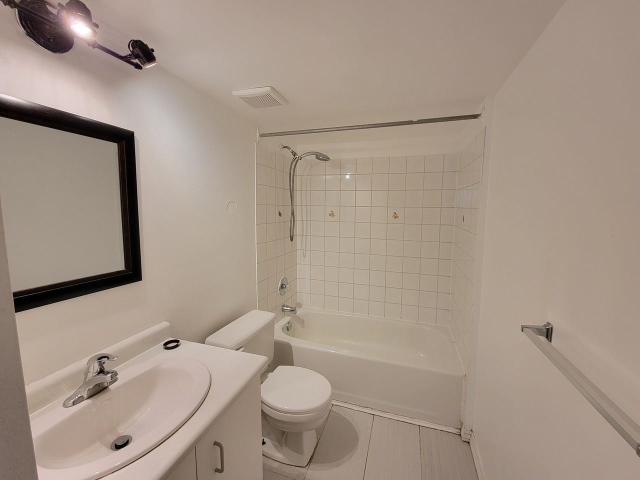 1118 Rockingham Avenue #1 - Photo 6 of 10