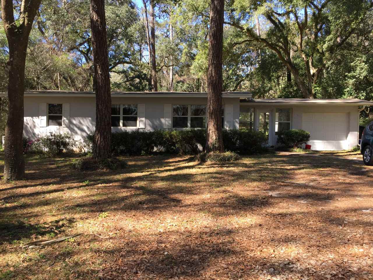 2010 W Indianhead Dr - Photo 2 of 15