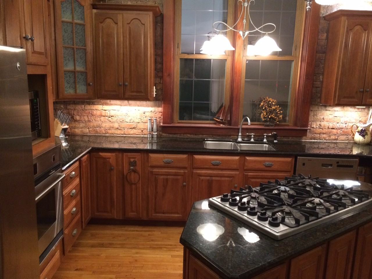 158 S Ludington St - Photo 3 of 17