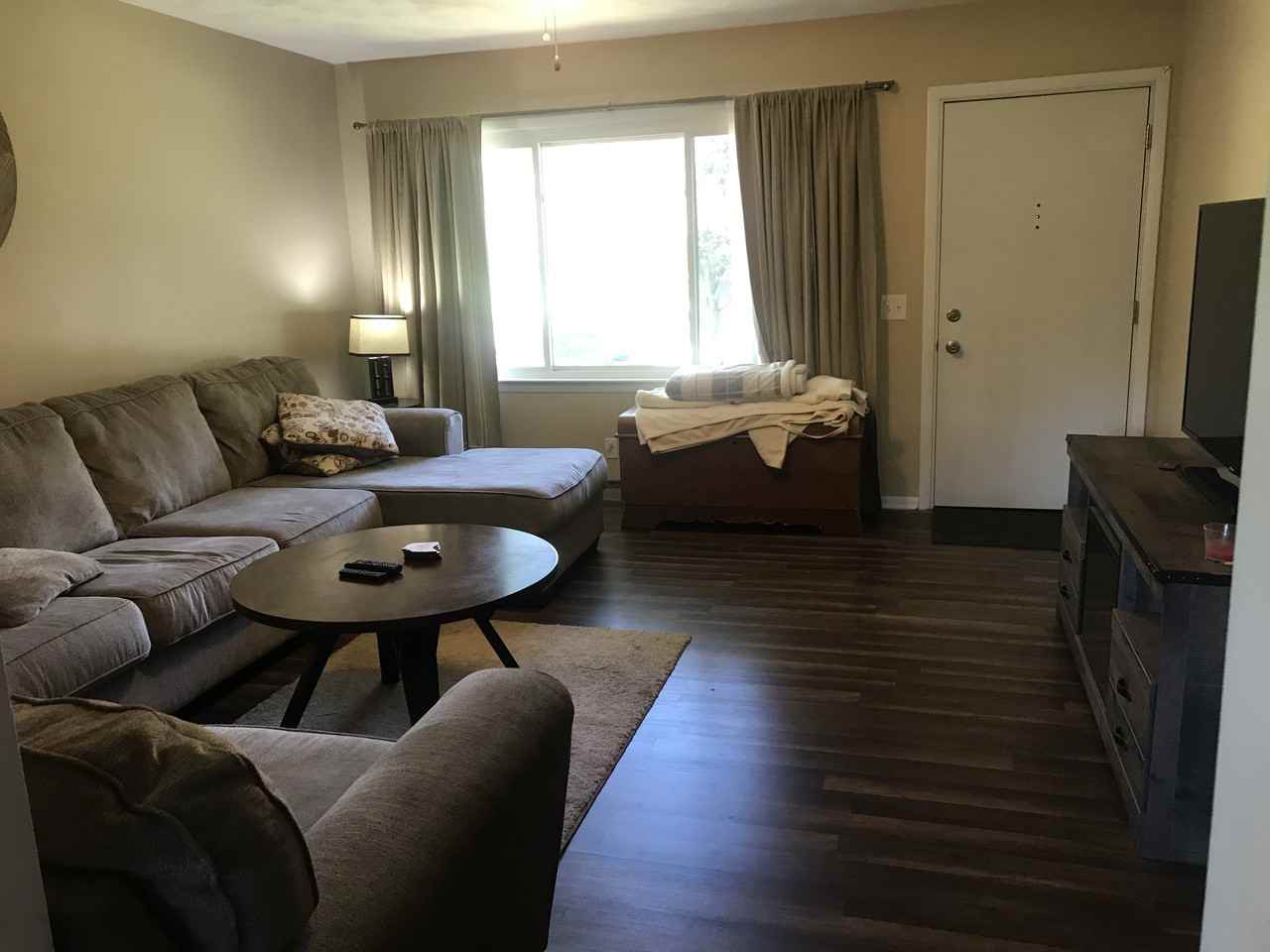 1419 Resthaven Dr - Photo 3 of 12