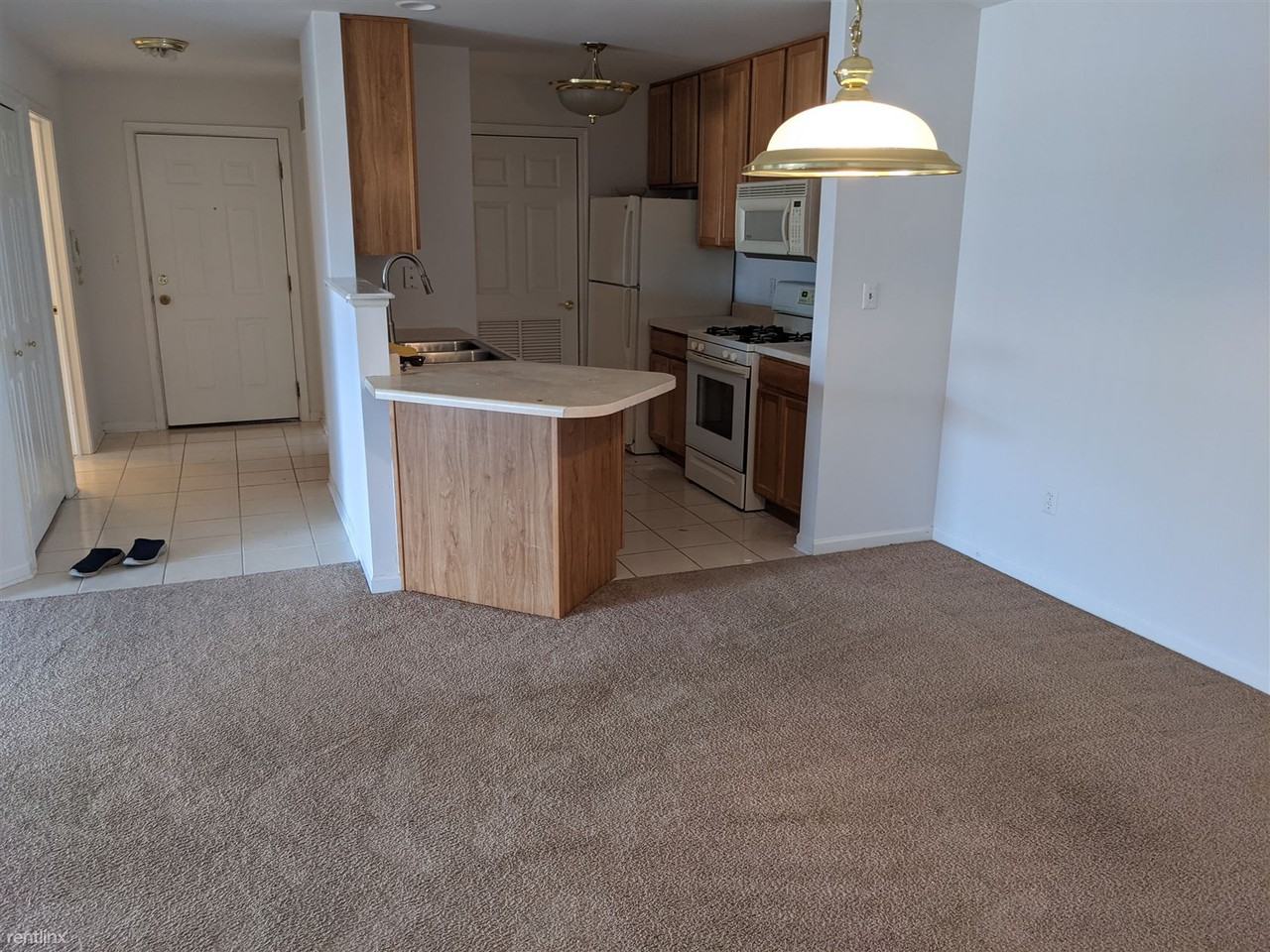 545 Cambridge Ct - Photo 3 of 20