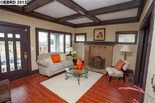 2207 42nd Ave - Photo 2 of 12