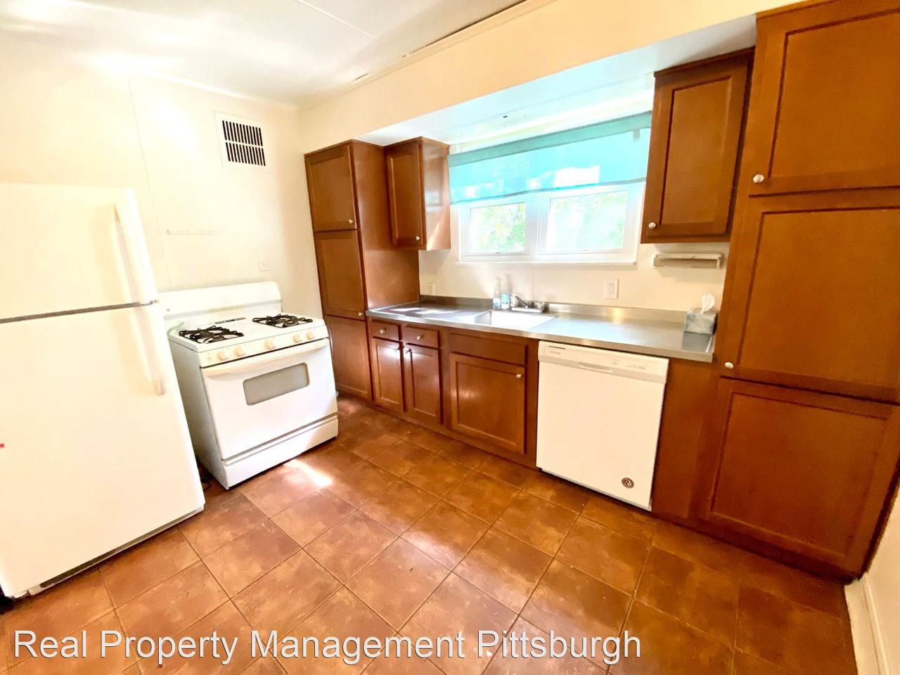 143 Plymouth St - Photo 2 of 9
