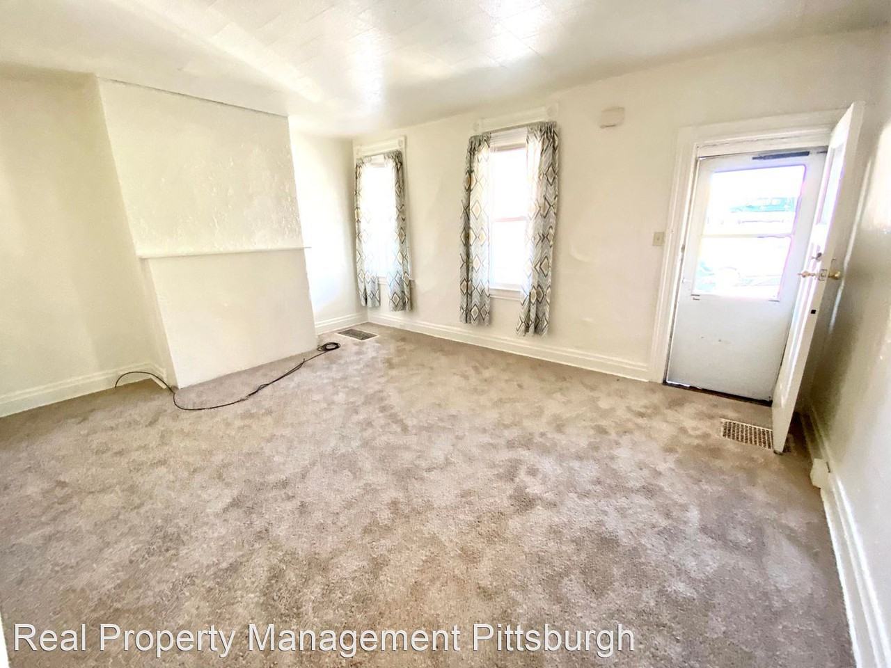 143 Plymouth St - Photo 3 of 9