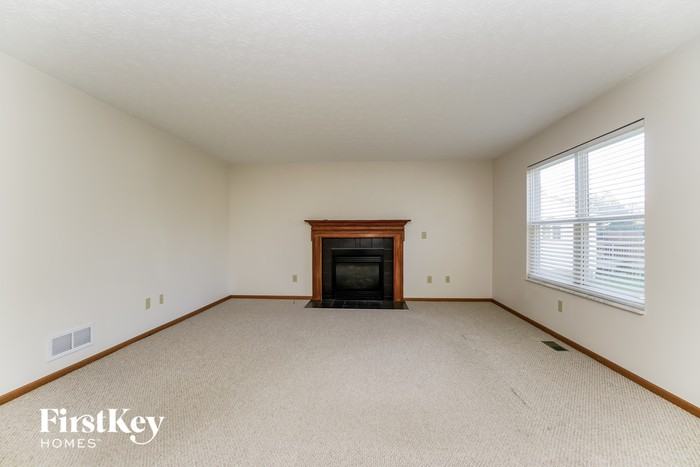 185 Isaac Tharp St - Photo 2 of 15